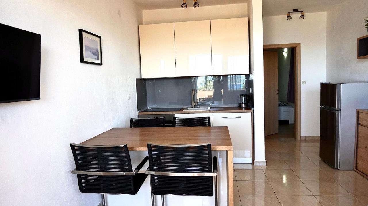 Apartments Maris Starigrad Paklenica Exterior photo