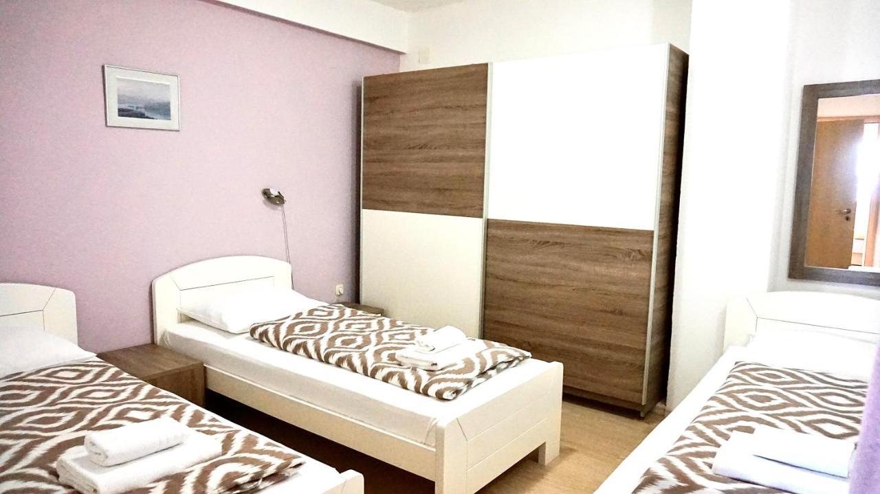 Apartments Maris Starigrad Paklenica Exterior photo