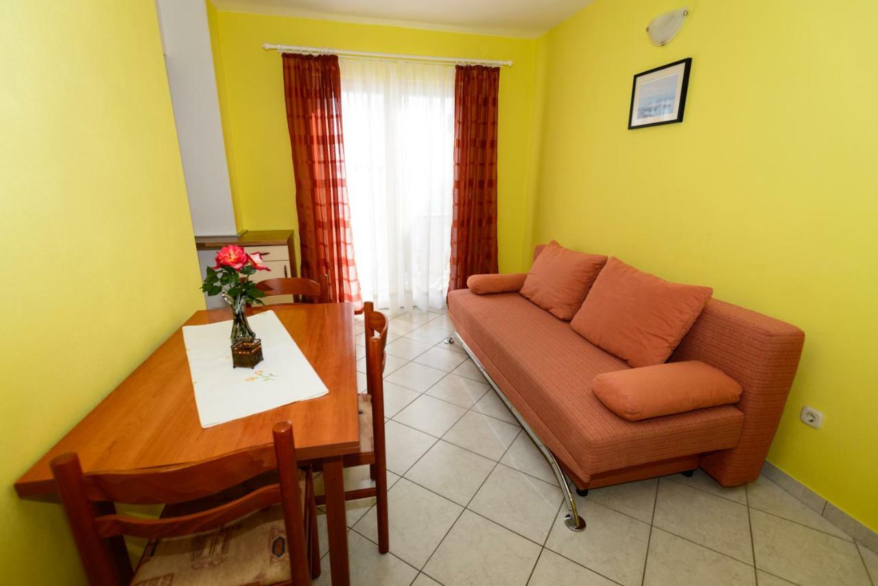 Apartments Maris Starigrad Paklenica Exterior photo