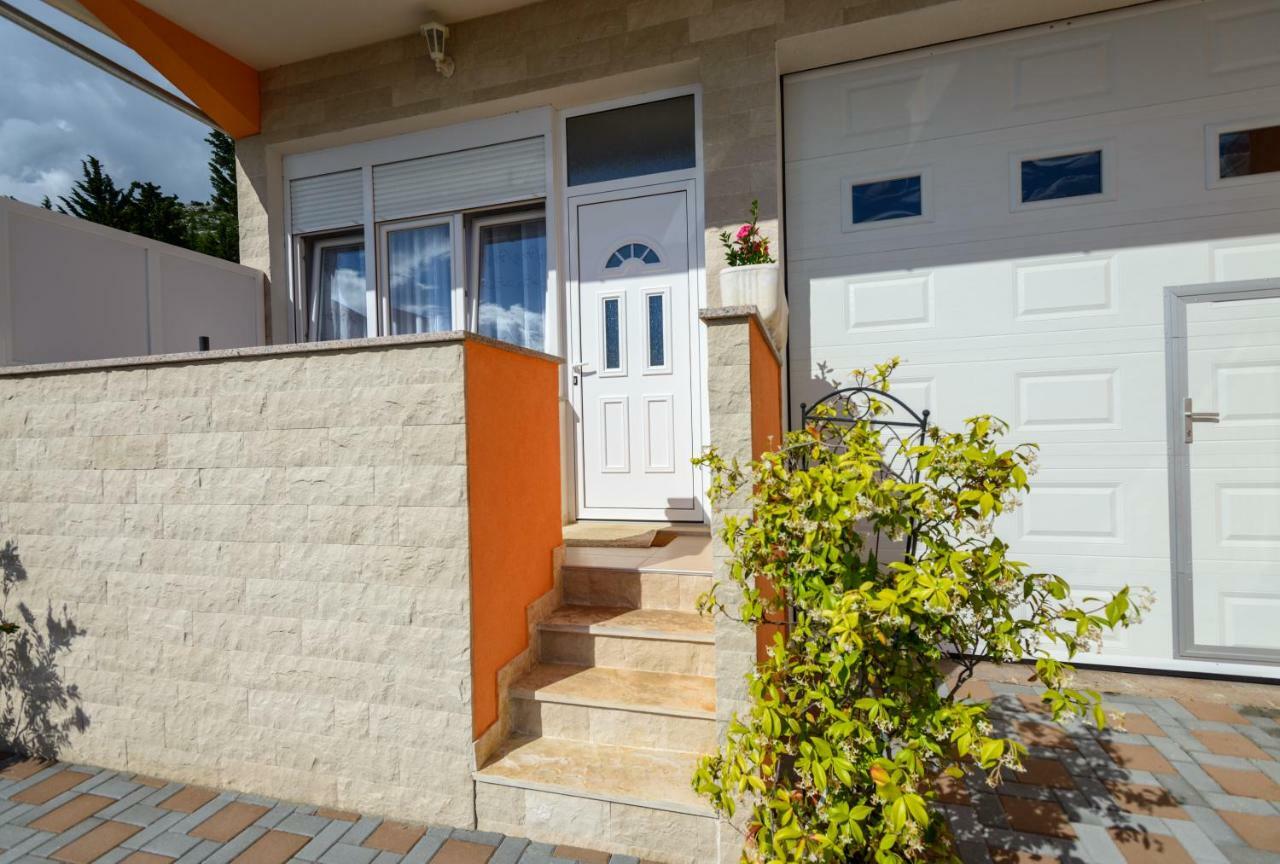 Apartments Maris Starigrad Paklenica Exterior photo