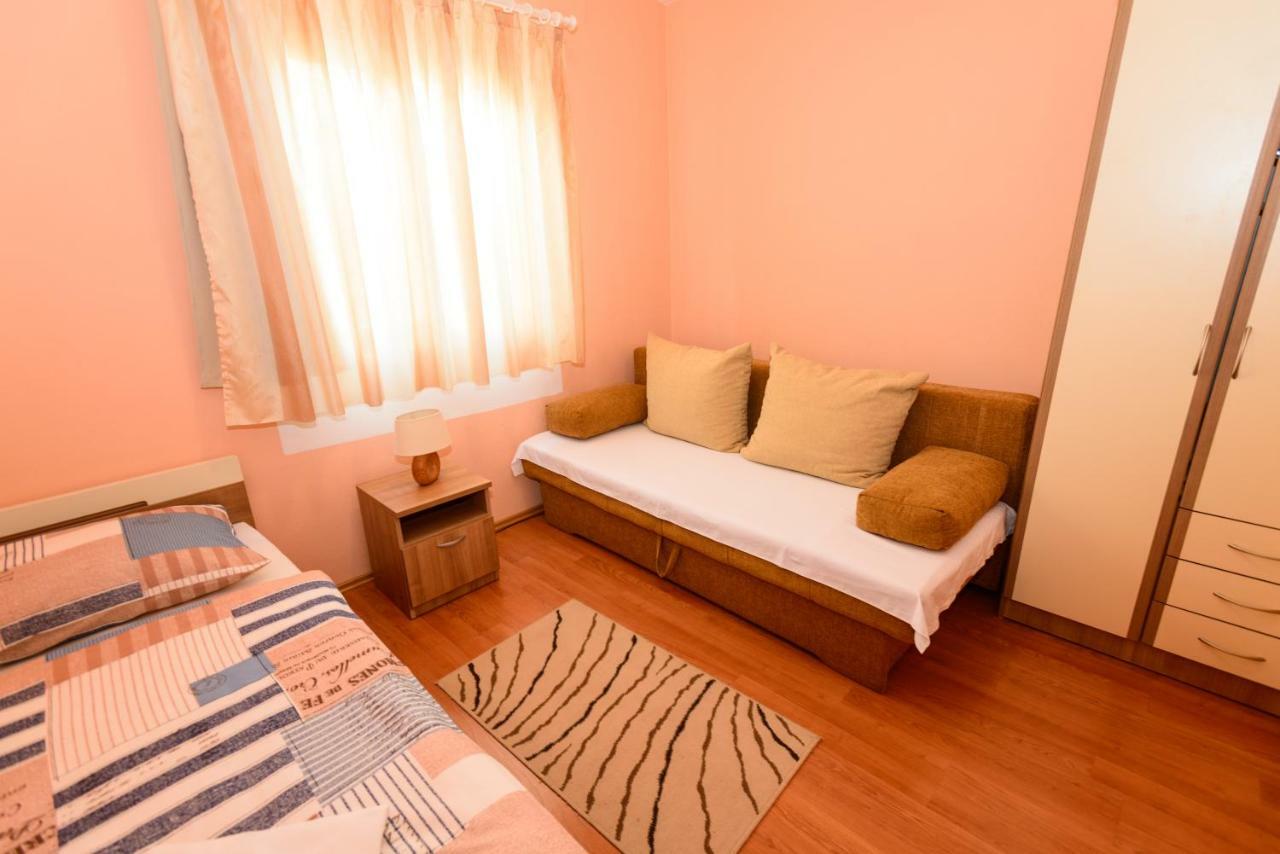 Apartments Maris Starigrad Paklenica Exterior photo