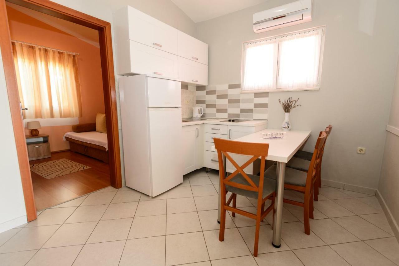 Apartments Maris Starigrad Paklenica Exterior photo