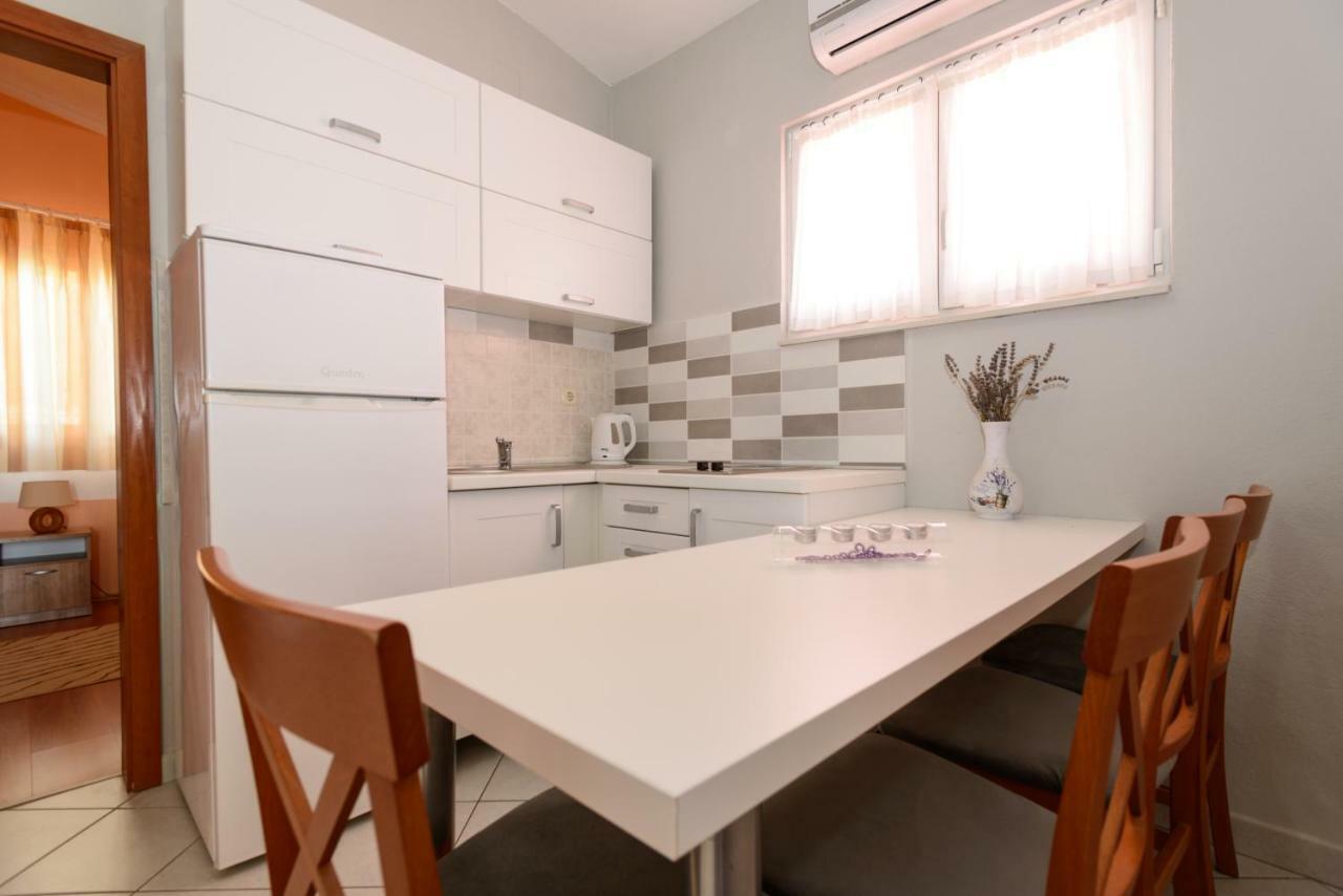Apartments Maris Starigrad Paklenica Exterior photo