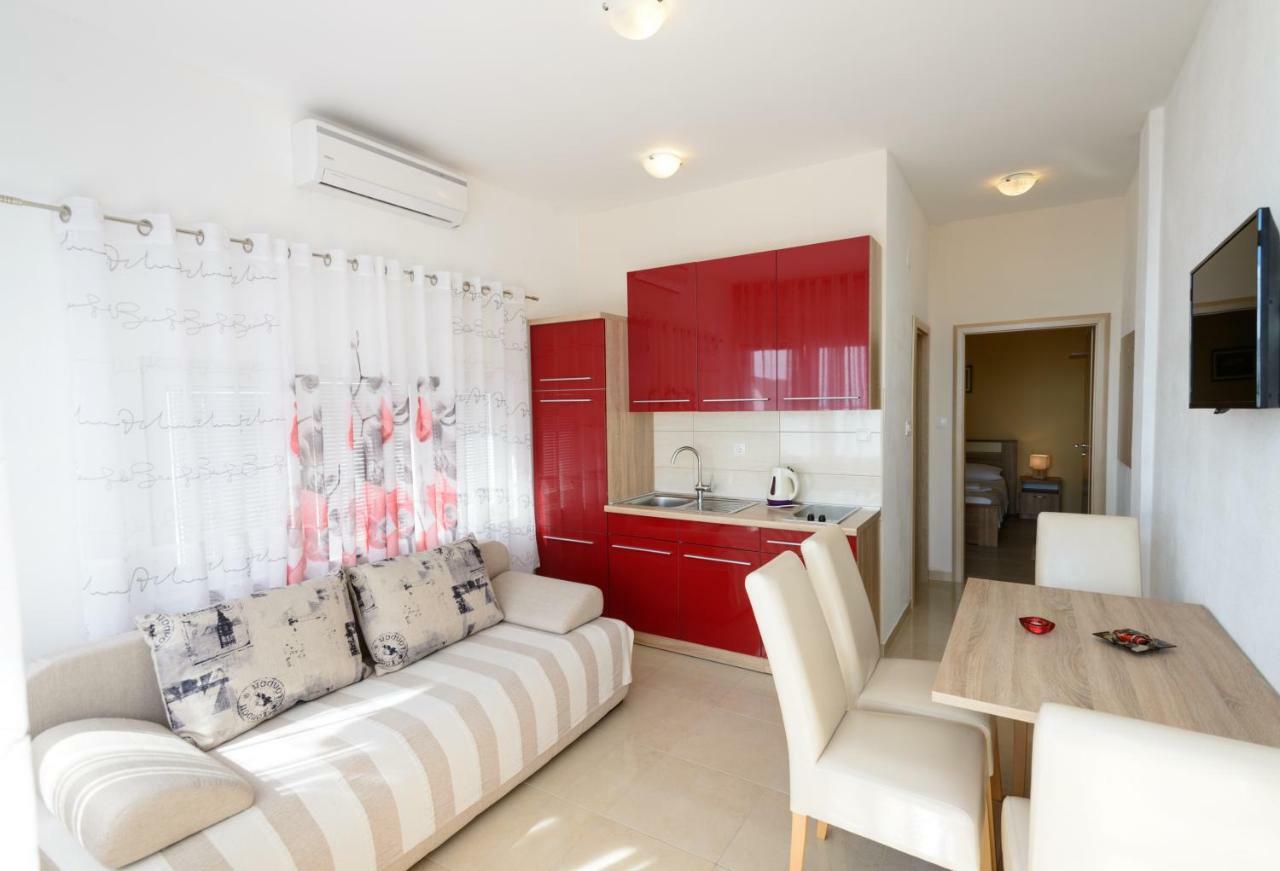 Apartments Maris Starigrad Paklenica Exterior photo