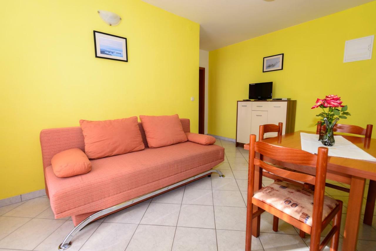 Apartments Maris Starigrad Paklenica Exterior photo